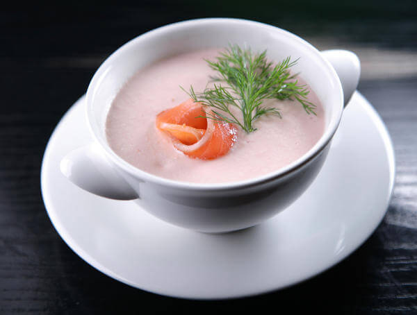 Картофельный суп с лососиной