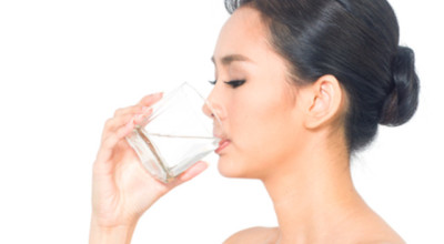 Зачем японцы пьют по утрам теплую воду?