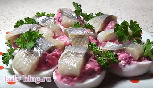 Селедка под шубой в яйце