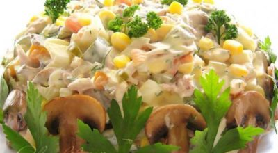 Диетический салат с курицей и грибами: можно даже на ночь!