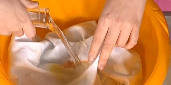Работники химчистки в шоке! Женщина дала мастер-класс по бесследному удалению пятен