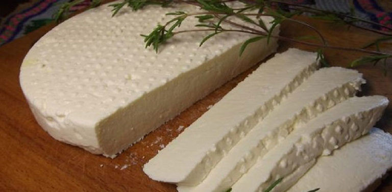 САМЫЙ ВКУСНЫЙ И МЯГКИЙ СЫР, КОТОРЫЙ ГОТОВИТЬСЯ С ВЕЧЕРА, А КУШАЕМ УЖЕ УТРОМ!