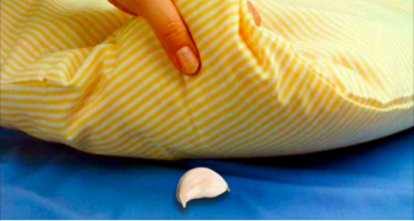 Эта женщина кладет чеснок под подушку сына каждую ночь. Вы начнете делать также, когда узнаете причину…