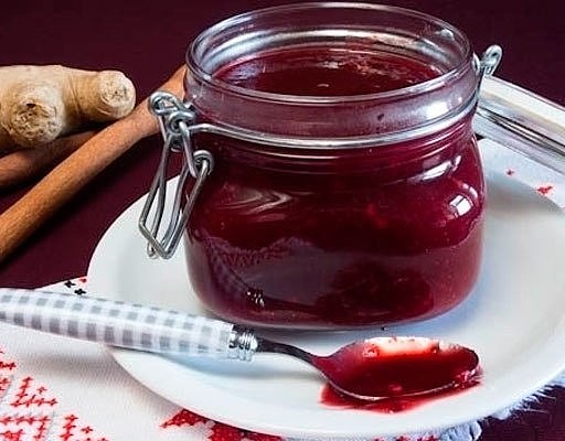 Аджика из слив